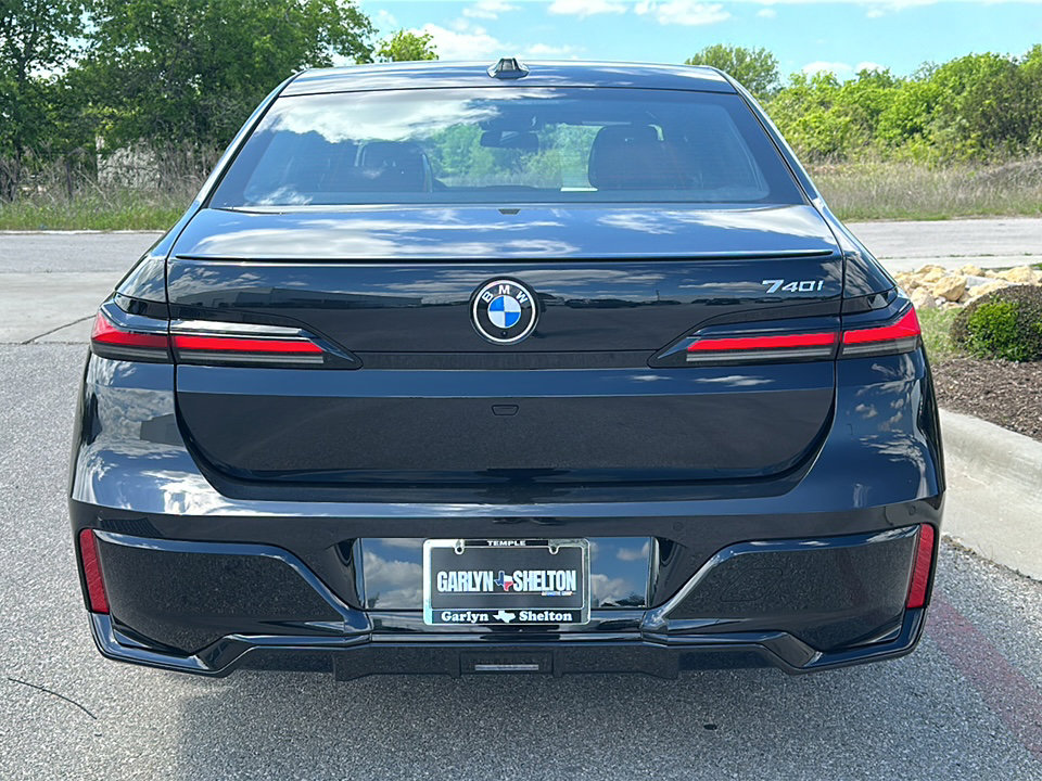 New 2026 BMW 740i w/ Premium Package image 7