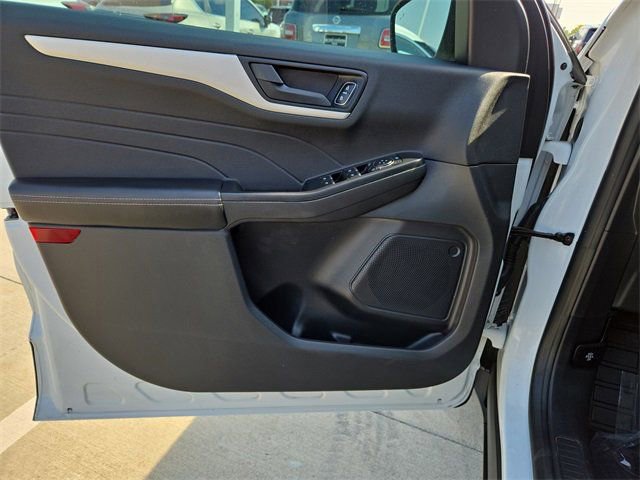 Used 2022 Ford Escape S image 11