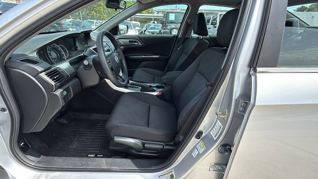 Used 2015 Honda Accord LX image 19