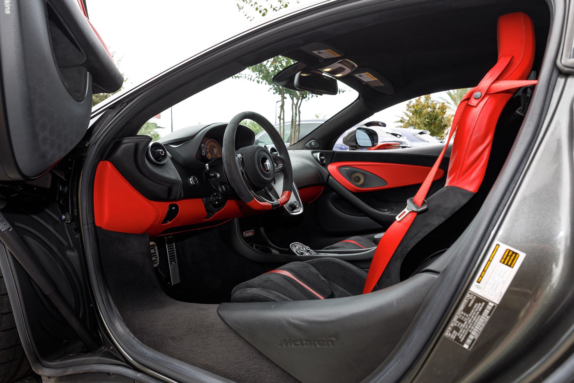 Used 2019 McLaren 570S Coupe RWD image 27