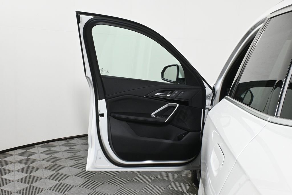 Used 2026 BMW X1 xDrive28i w/ Technology Package image 28