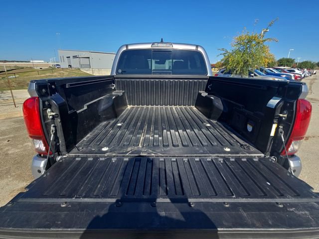 Used 2019 Toyota Tacoma TRD Off-Road image 12