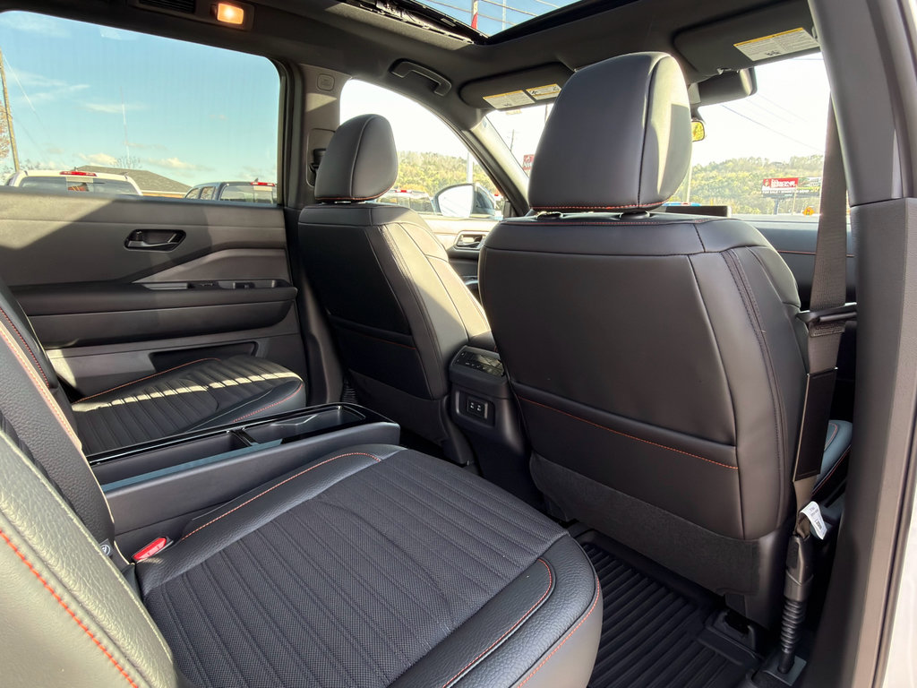 New 2026 Nissan Pathfinder SV image 19