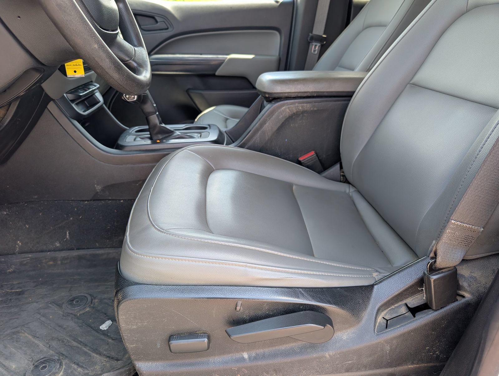 Used 2021 Chevrolet Colorado W/T RWD image 6