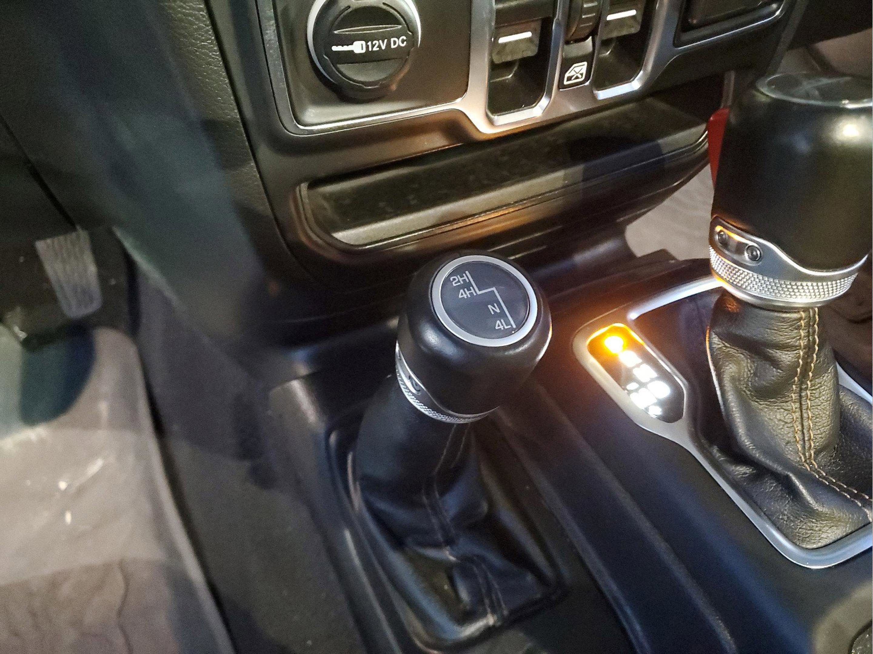 Used 2023 Jeep Gladiator Overland AWD/4WD image 20