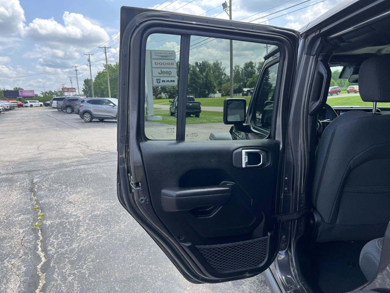 Used 2025 Jeep Wrangler Unlimited Sport AWD/4WD image 25
