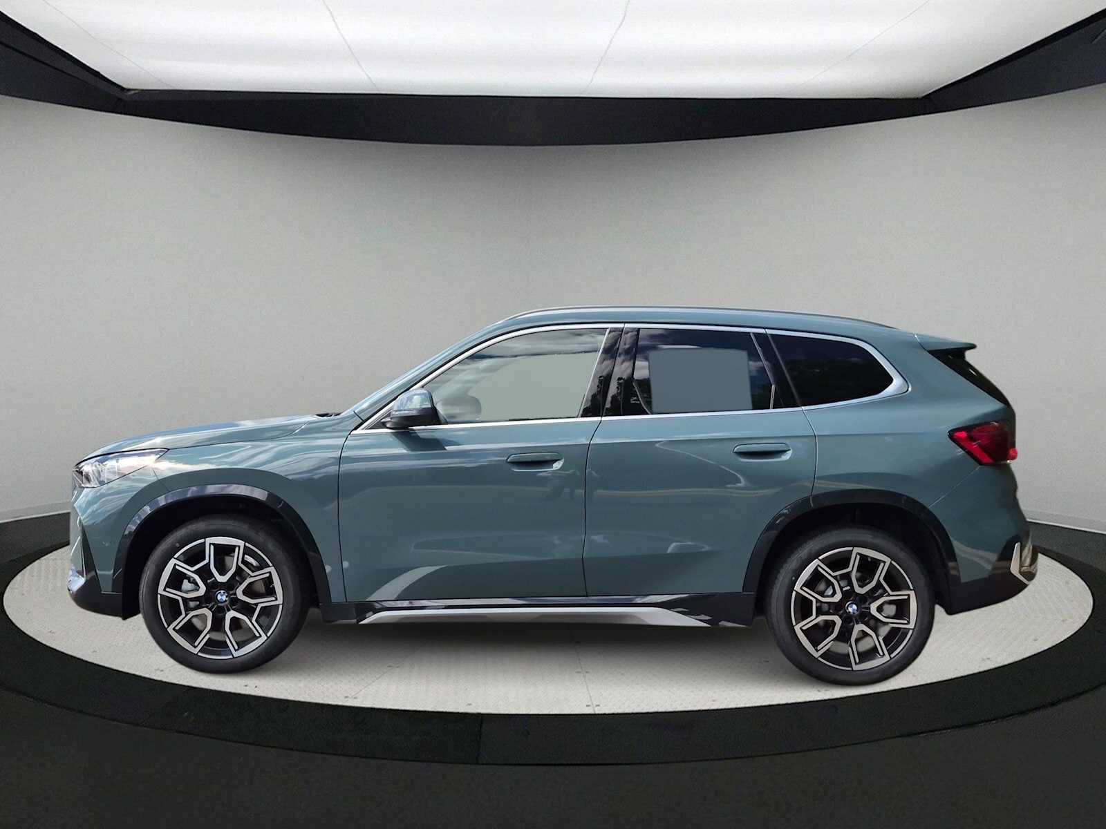 New 2027 BMW X1 xDrive28i AWD/4WD image 5