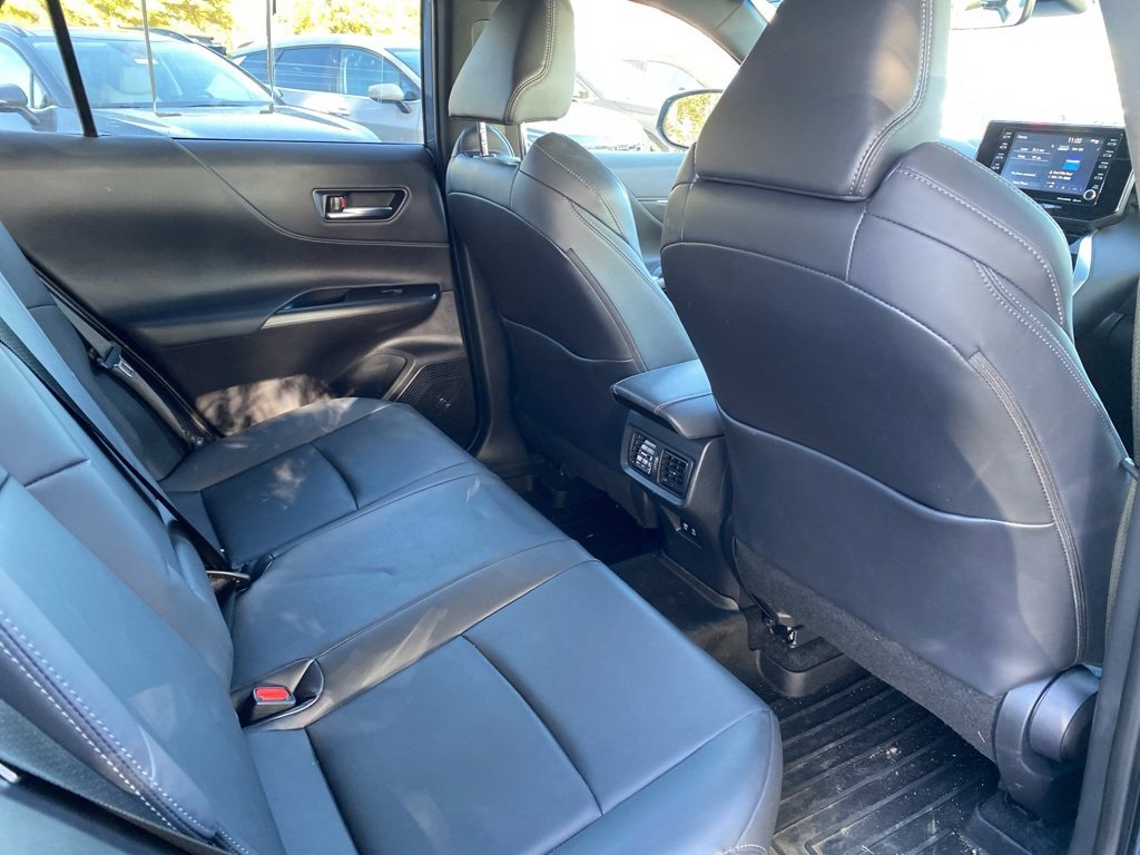 Used 2022 Toyota Venza XLE image 24