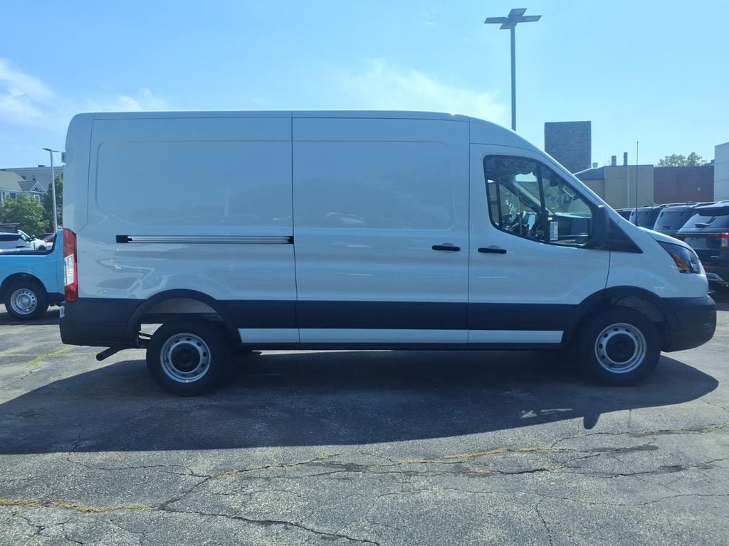 New 2026 Ford Transit 250 148 Medium Roof RWD image 4