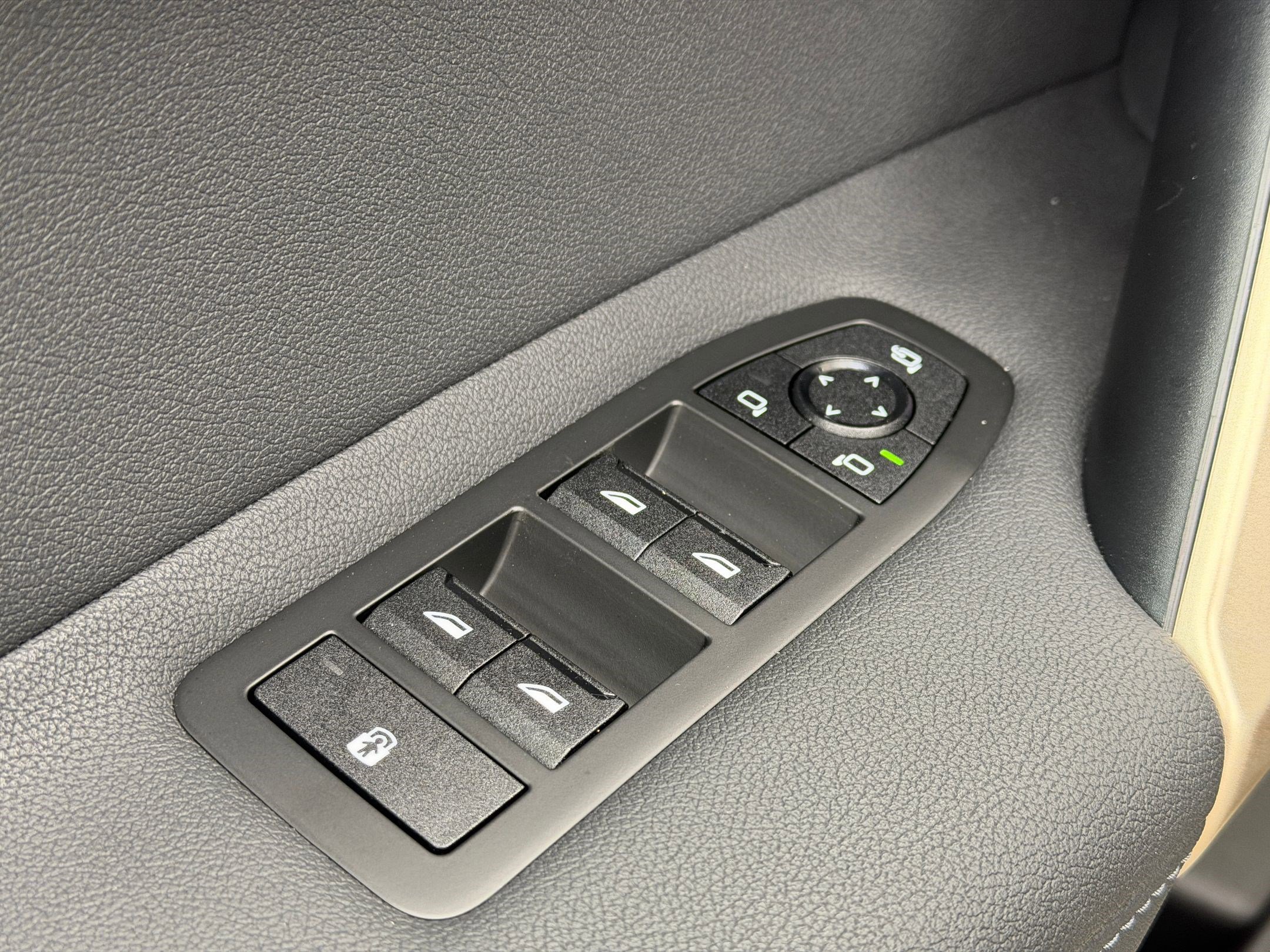 New 2026 BMW iX xDrive45 image 22