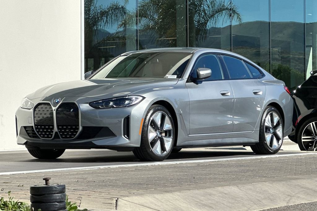 Used 2023 BMW i4 eDrive35 w/ Premium Package image 7