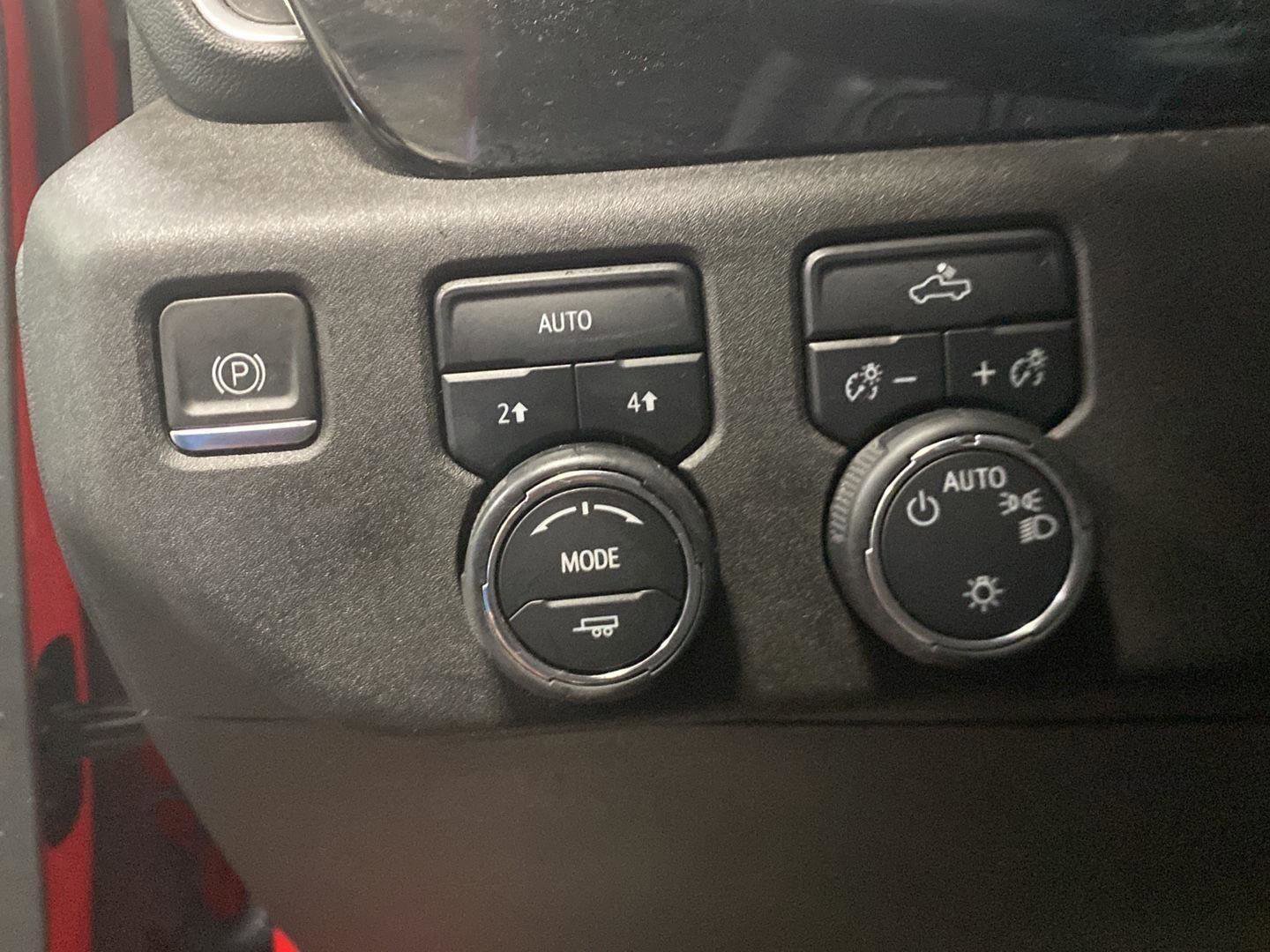 Used 2023 Chevrolet Silverado 1500 LT AWD/4WD image 15