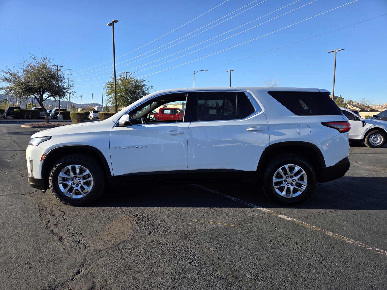 Used 2023 Chevrolet Traverse LS w/ Safety Package image 3