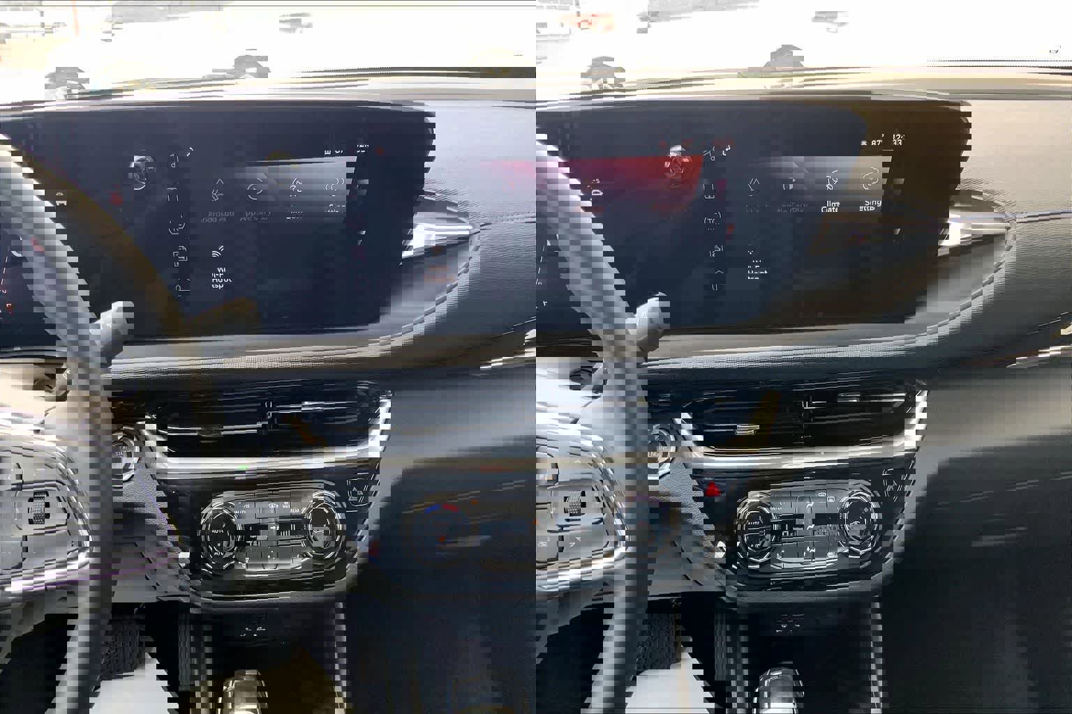 Used 2024 Buick Envista Sport Touring w/ Convenience I Package image 16