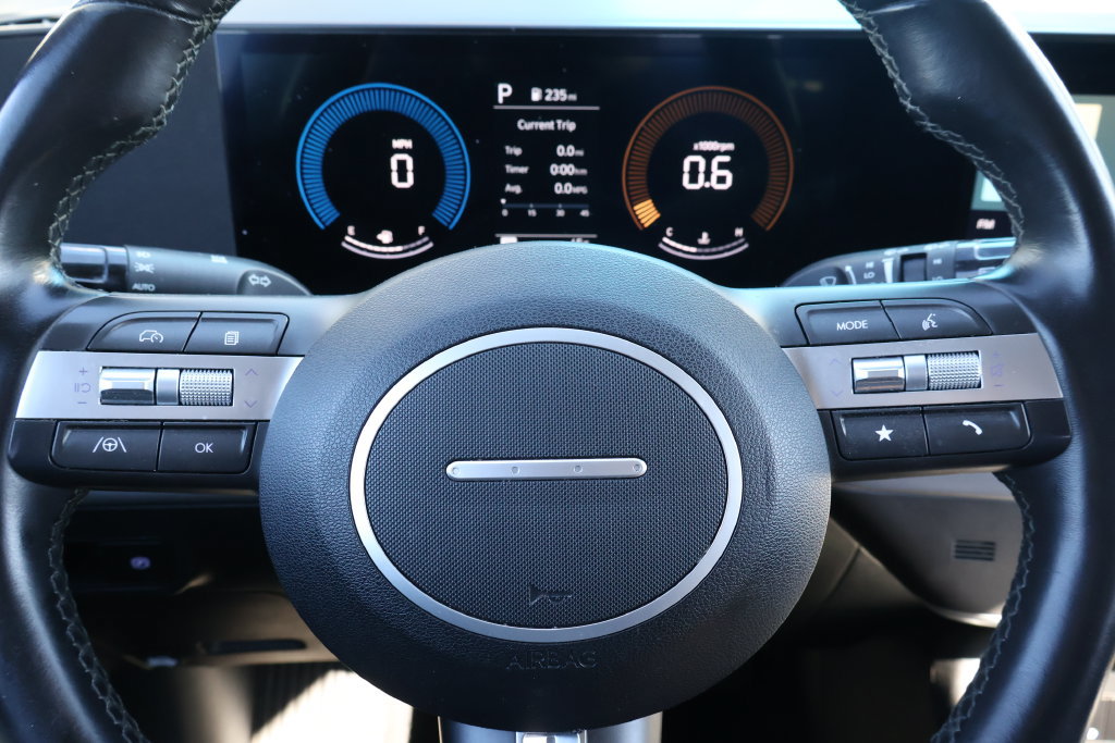 Used 2025 Hyundai Kona SEL AWD/4WD image 16