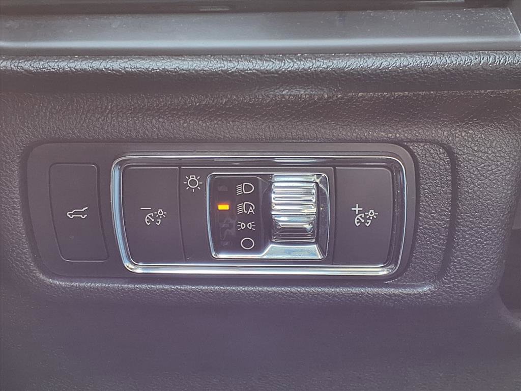 Used 2021 Lincoln Corsair AWD w/ Sport Package image 14