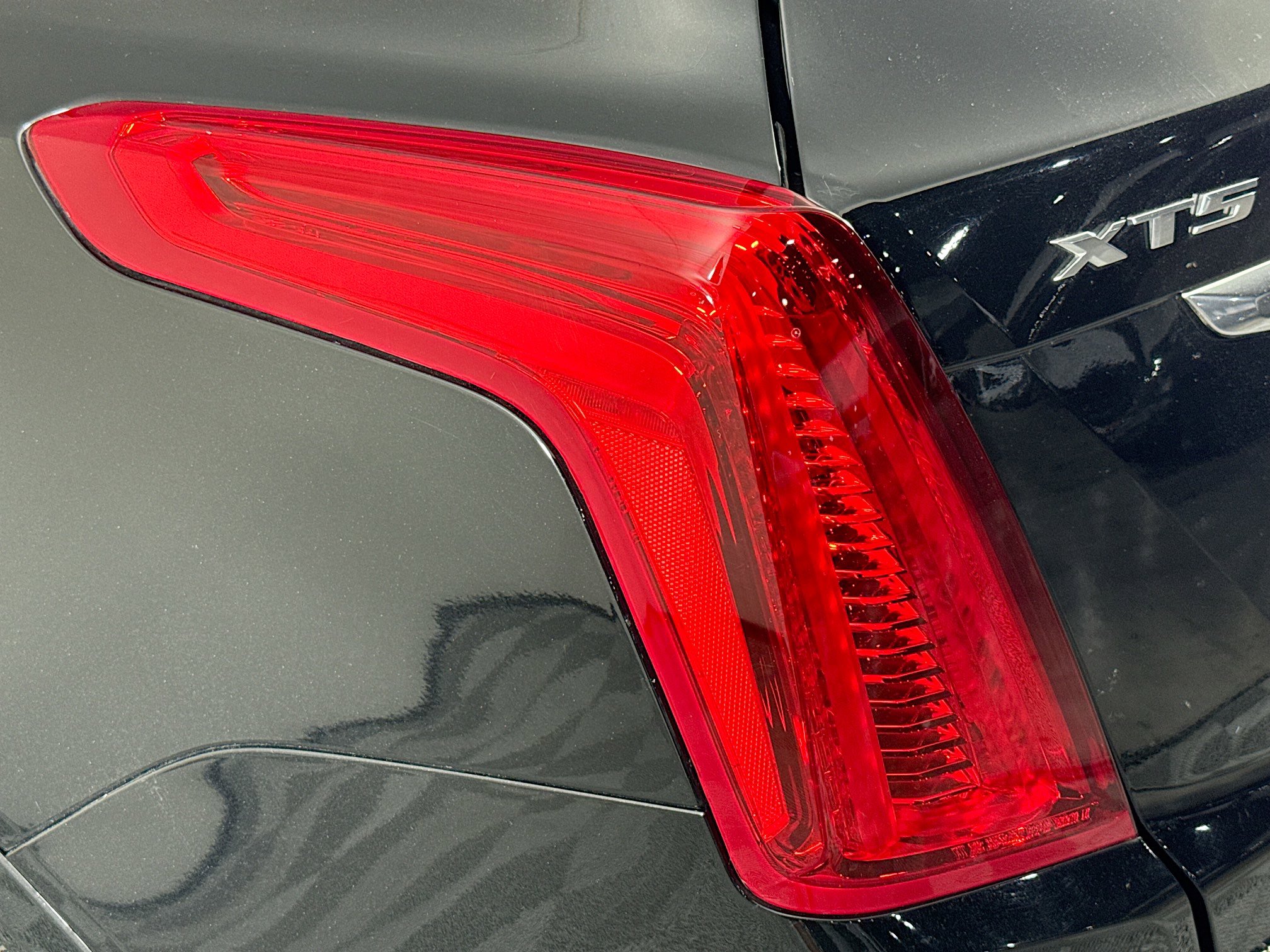 Used 2017 Cadillac XT5 Luxury image 35