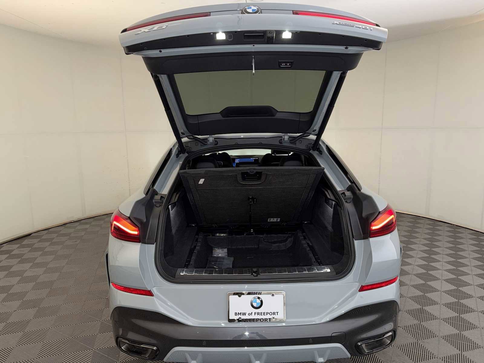 Used 2025 BMW X6 xDrive40i w/ Premium Package image 24