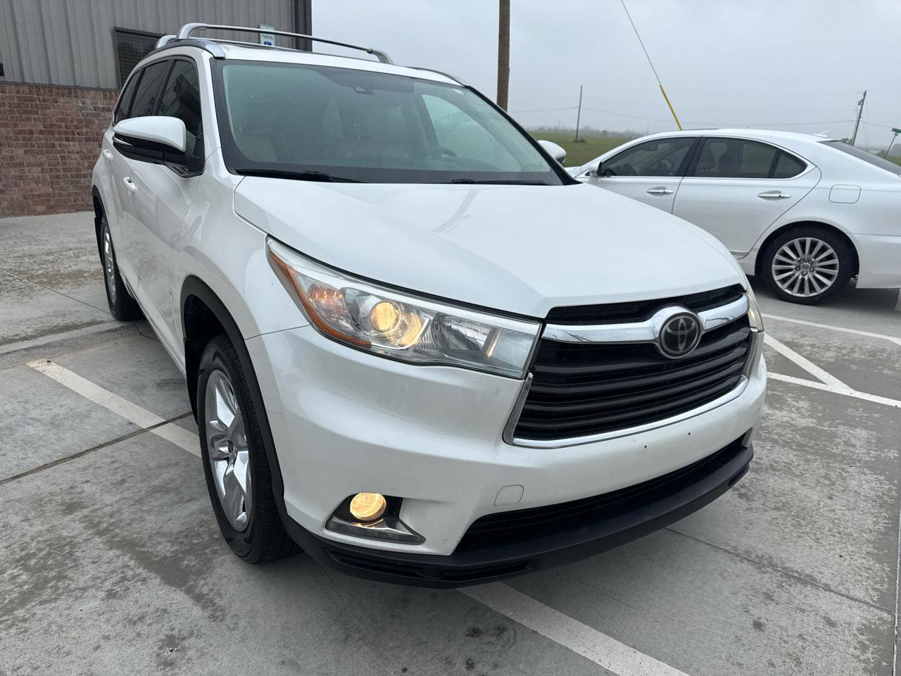 Used 2014 Toyota Highlander Limited Platinum AWD/4WD image 7