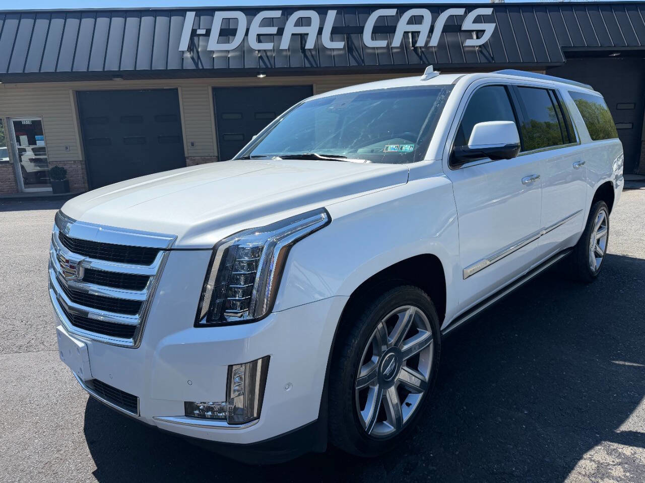 Used 2017 Cadillac Escalade ESV Premium Luxury image 1