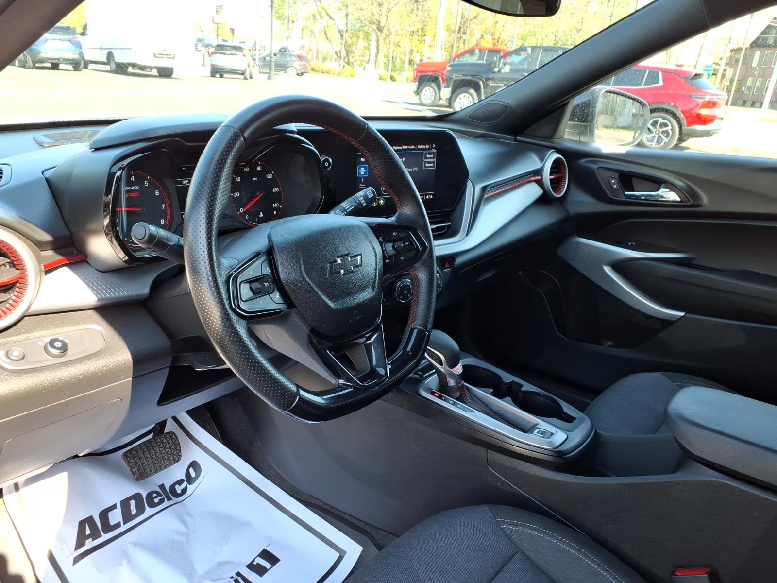 Used 2024 Chevrolet Trax RS w/ Driver Confidence Package FWD image 10