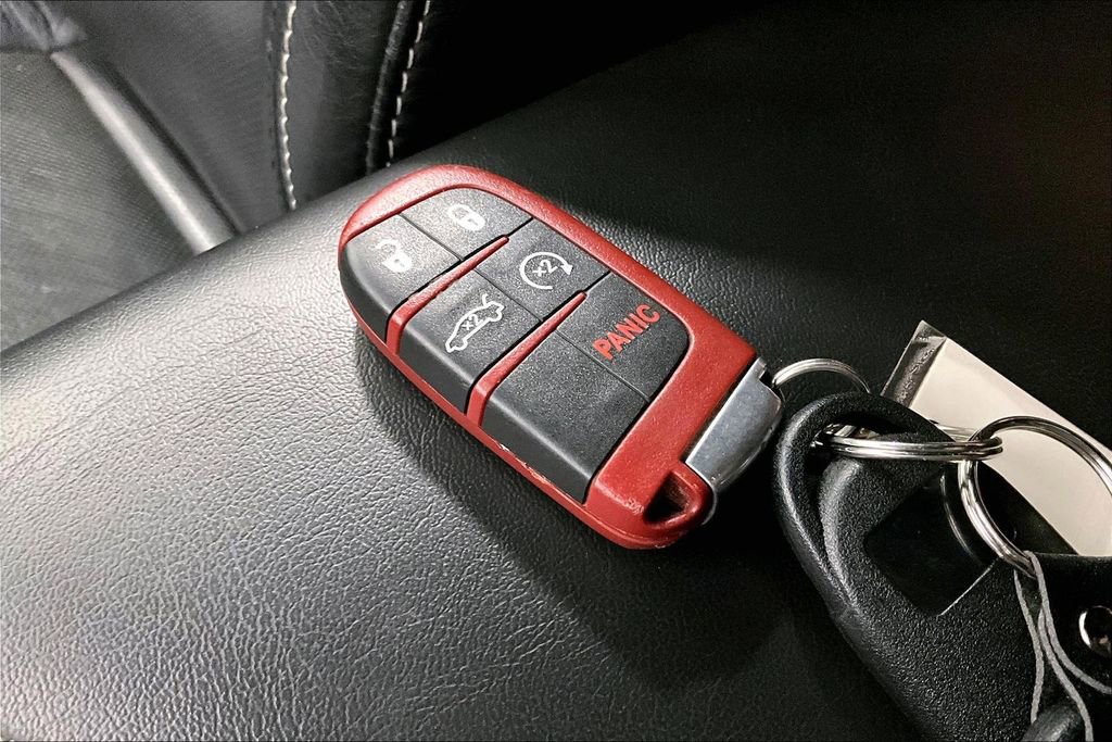 Used 2016 Dodge Challenger SRT Hellcat image 13