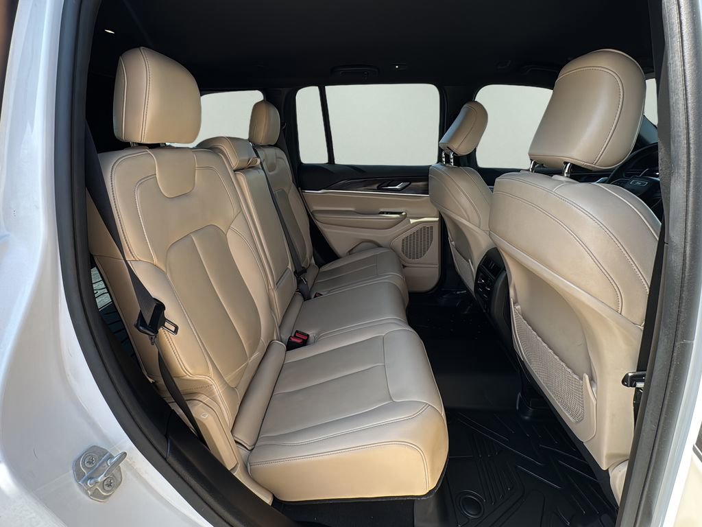 Used 2023 Jeep Grand Cherokee Limited AWD/4WD image 26