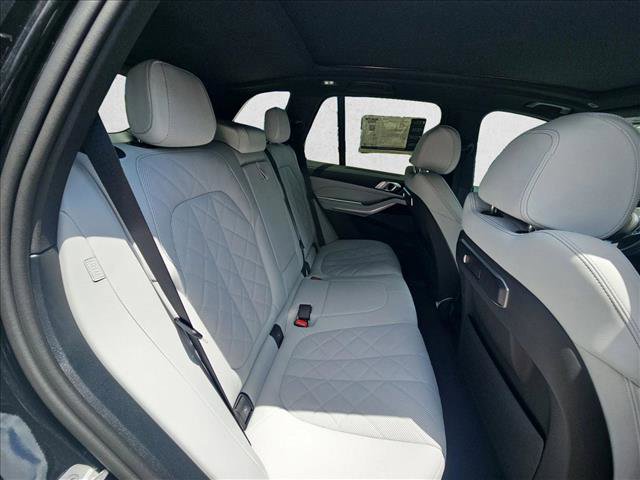 Used 2026 BMW X5 xDrive40i w/ M Sport Package AWD/4WD image 19