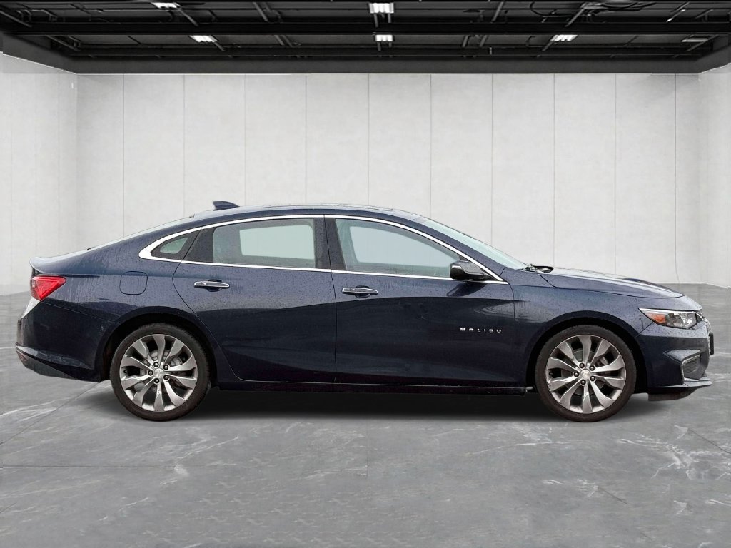 Used 2016 Chevrolet Malibu Premier w/ Driver Confidence Package II FWD image 4