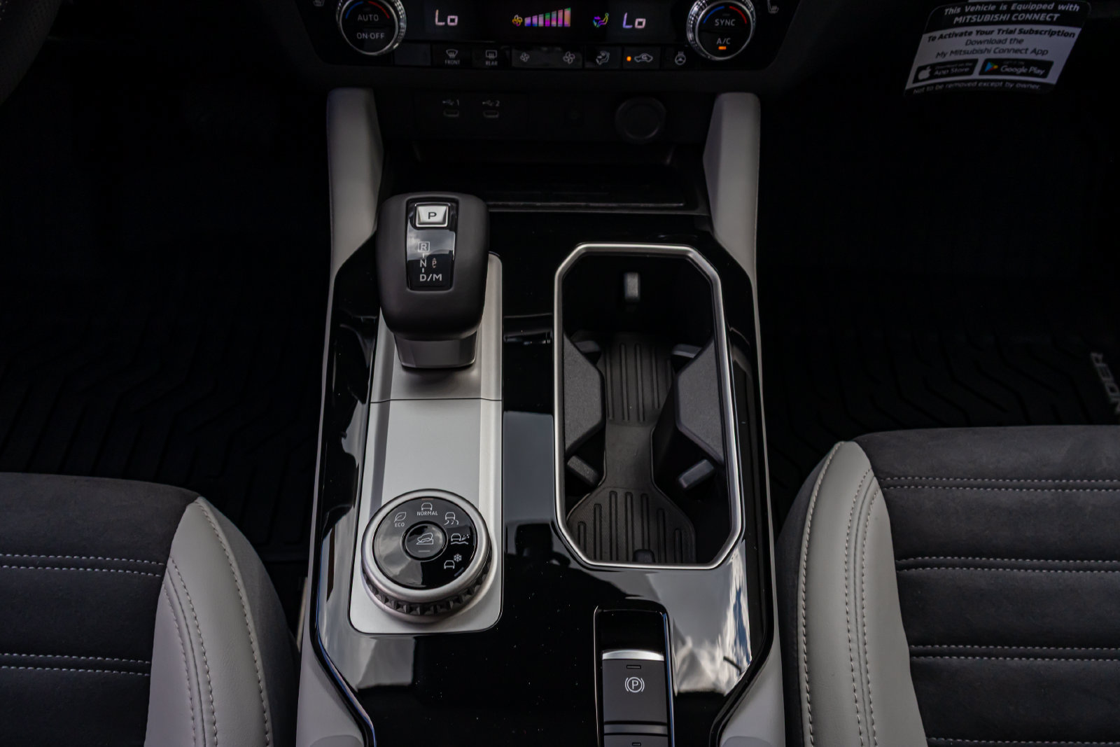 New 2026 Mitsubishi Outlander SE FWD image 19