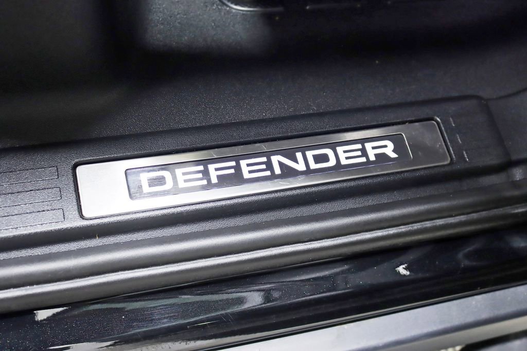 Used 2021 Land Rover Defender 110 X-Dynamic HSE AWD/4WD image 13