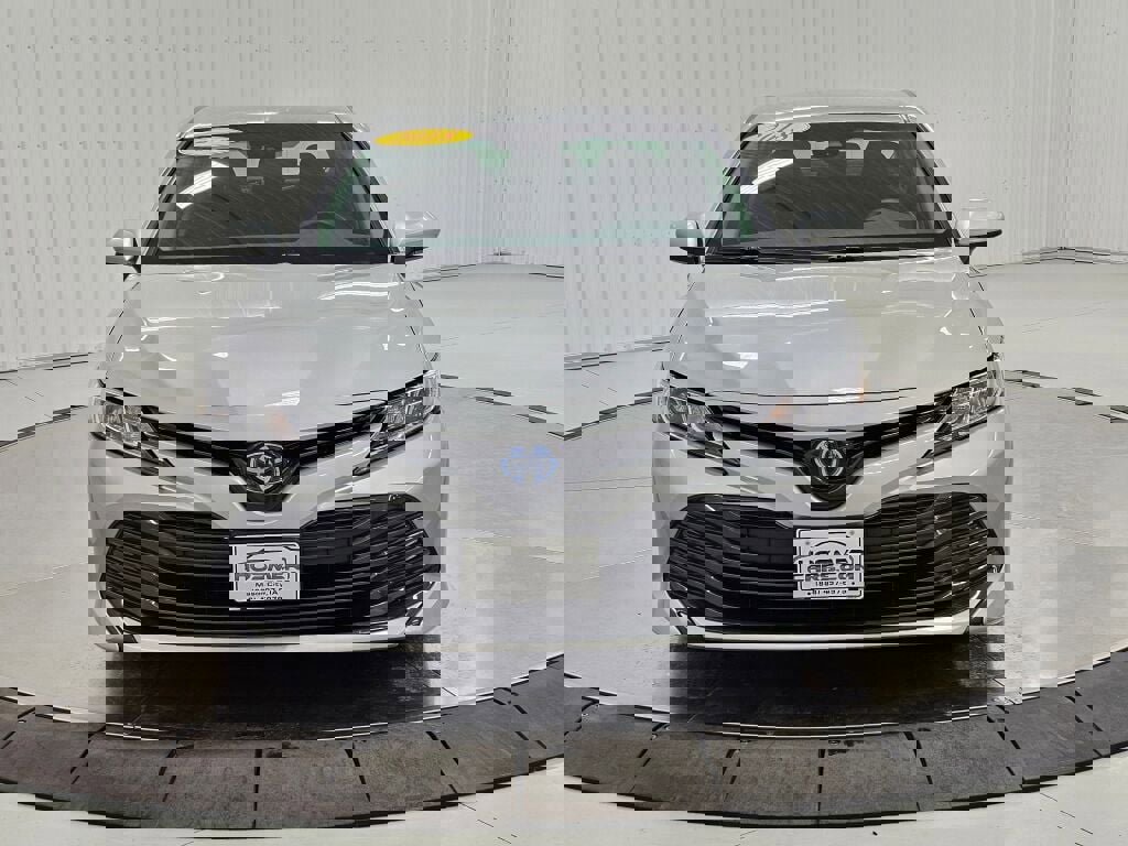 Used 2018 Toyota Camry LE image 8