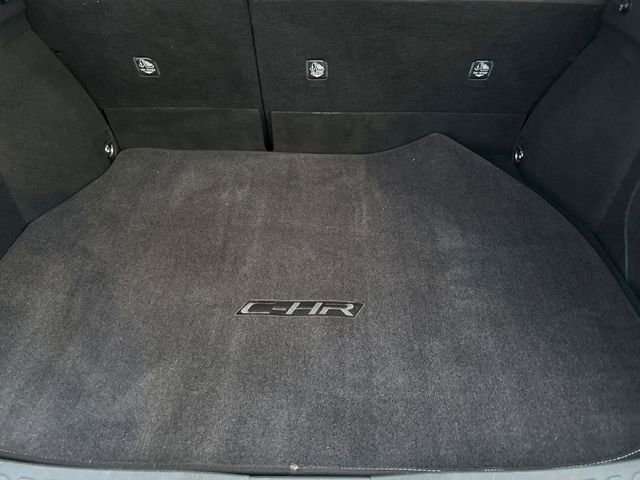 Used 2020 Toyota C-HR XLE image 11