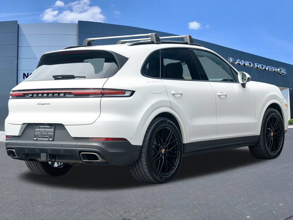 Used 2024 Porsche Cayenne AWD/4WD image 4