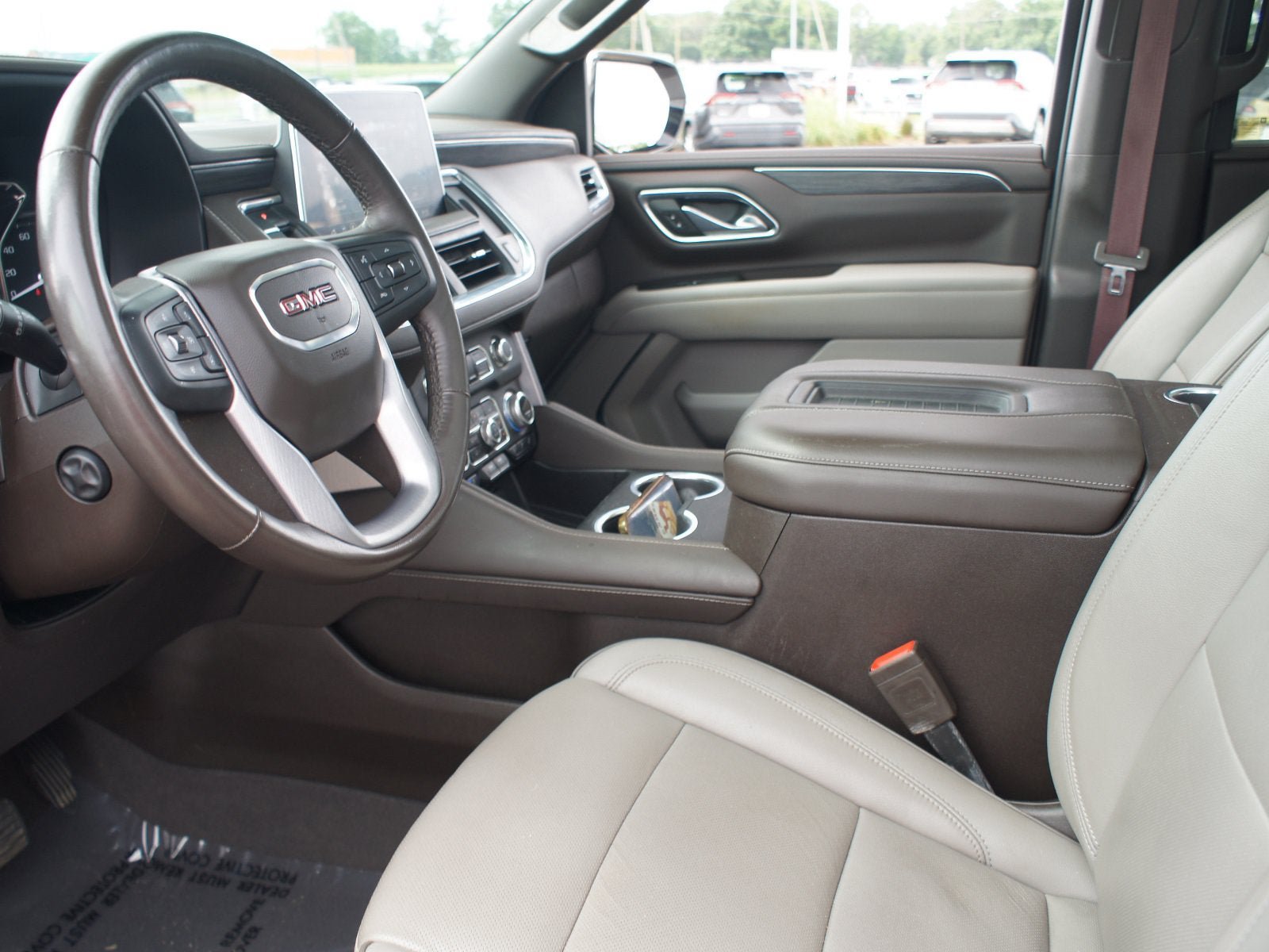 Used 2021 GMC Yukon SLT w/ SLT Premium Package AWD/4WD image 14