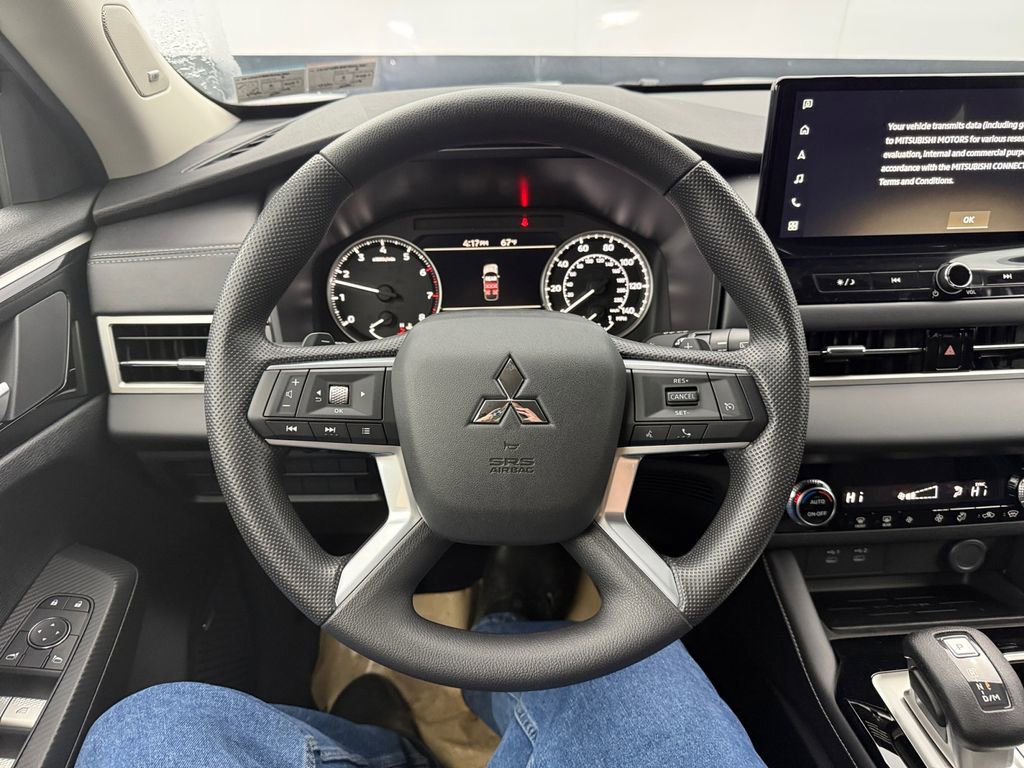 New 2026 Mitsubishi Outlander ES image 15