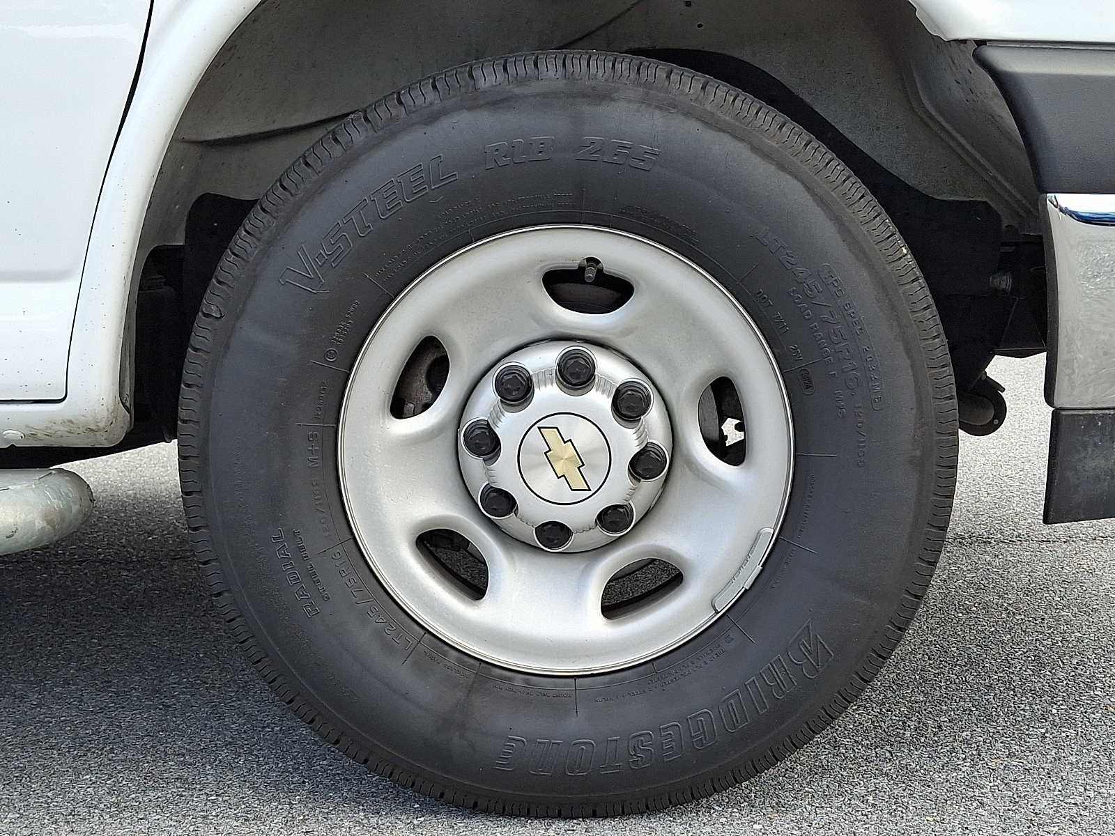 Used 2024 Chevrolet Express 2500 w/ Driver Convenience Package RWD image 8