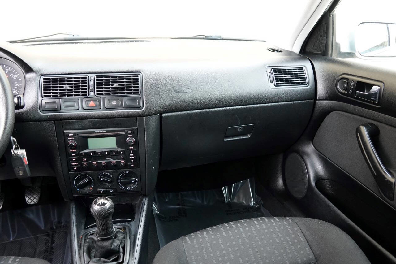 Used 2005 Volkswagen Golf GL image 58