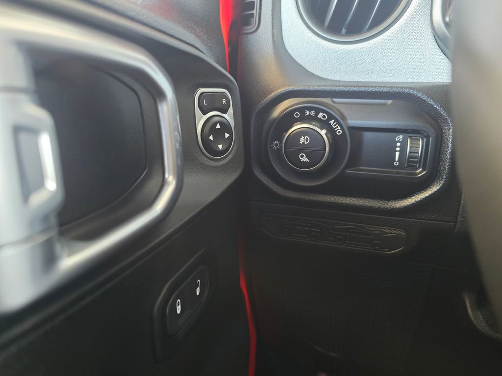 Used 2024 Jeep Gladiator Sport AWD/4WD image 23