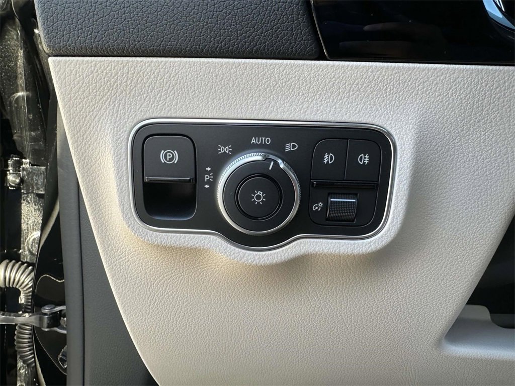 New 2025 Mercedes-Benz GLA 250 image 12