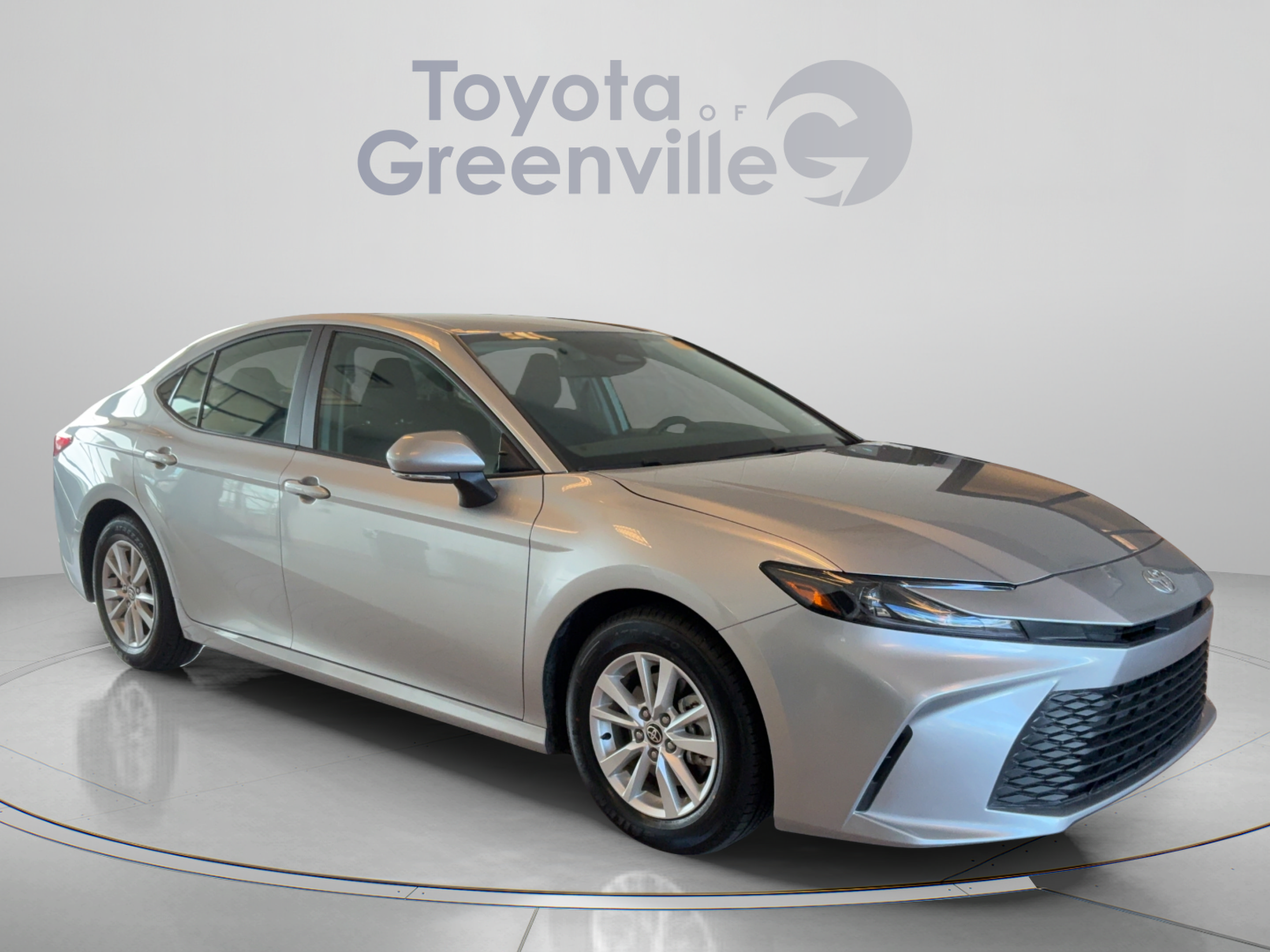 Used 2025 Toyota Camry LE FWD image 8