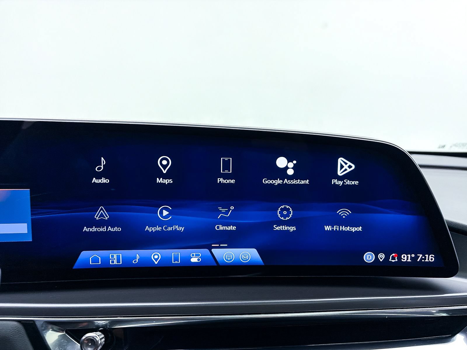 Used 2024 Cadillac Lyriq Tech RWD image 7