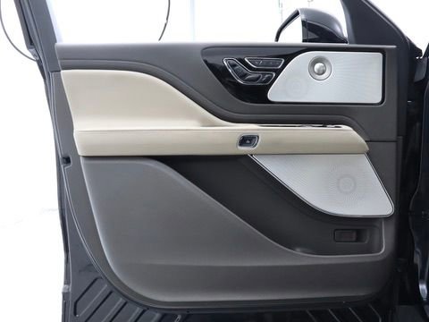 Used 2020 Lincoln Aviator Reserve w/ Equipment Group 201A image 43