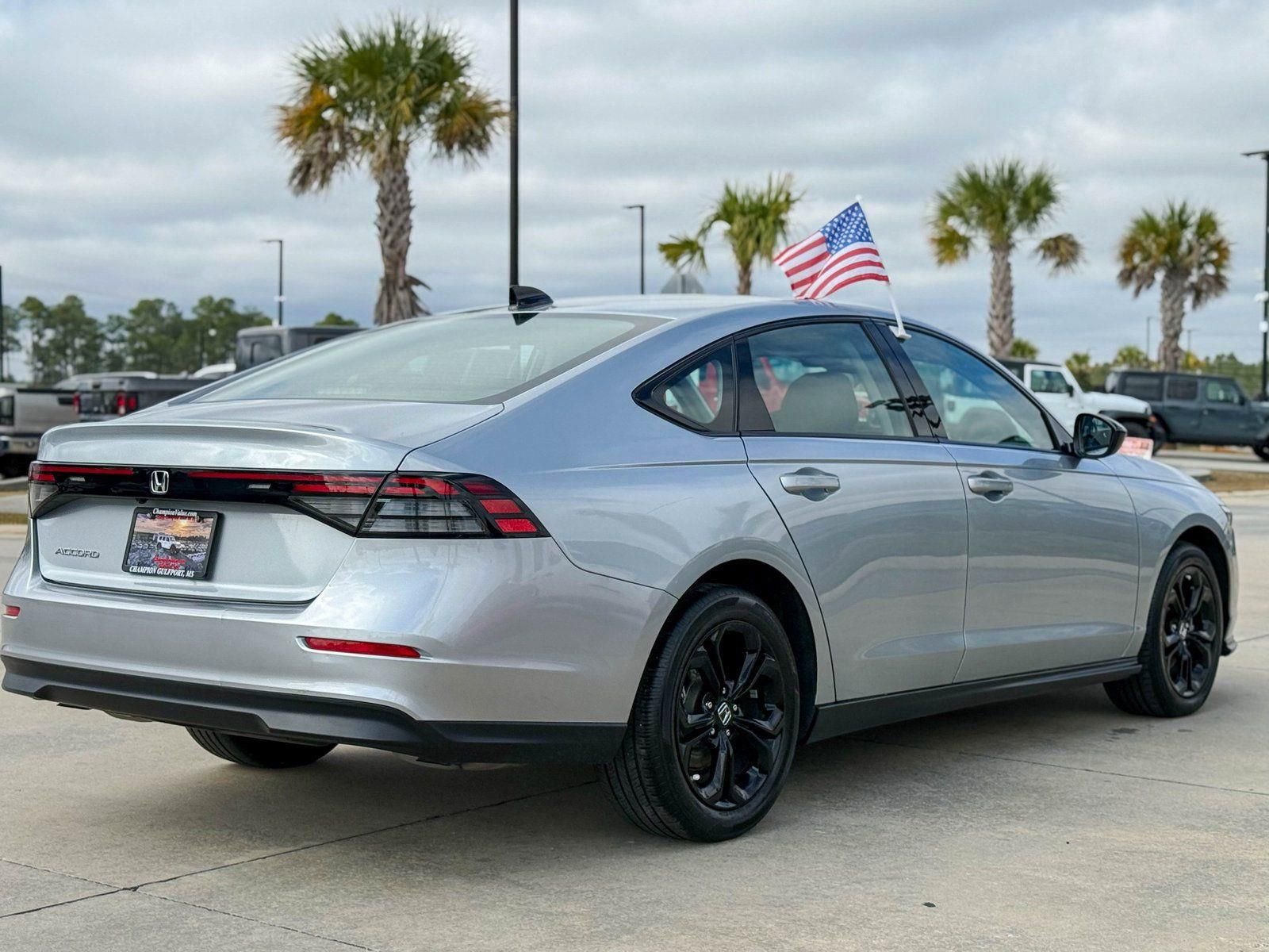 Used 2025 Honda Accord SE image 29