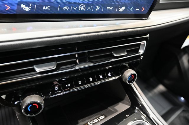 New 2026 Chevrolet Traverse LT w/ LPO, Floor Liner Package image 17