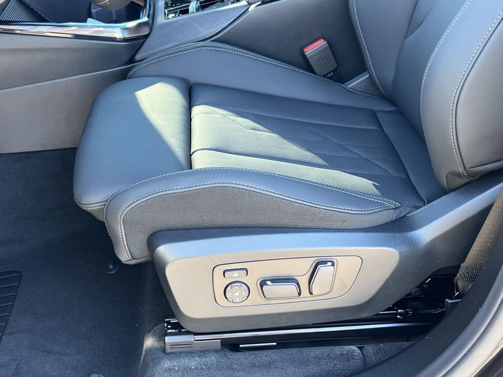 New 2026 BMW X3 xDrive30 w/ Premium Package image 11