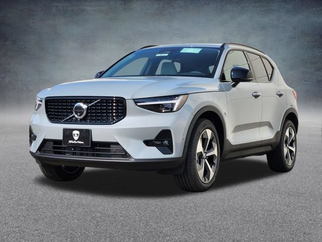 New 2026 Volvo XC40 B5 Plus w/ Protection Package Premier AWD/4WD image 3