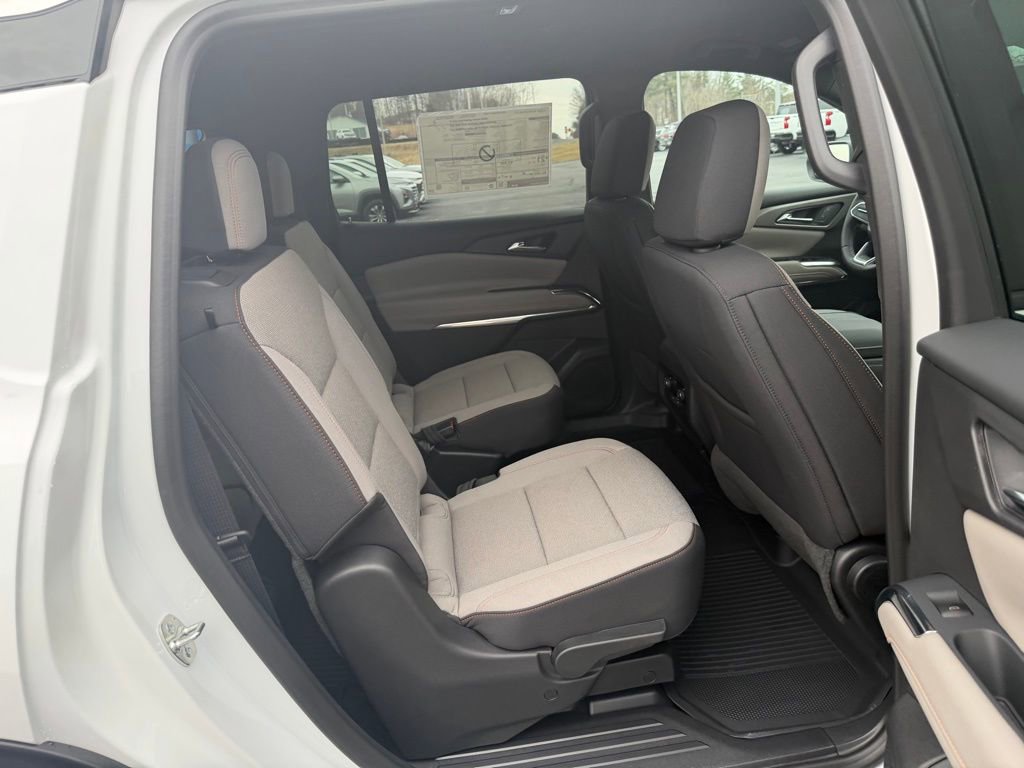New 2026 Chevrolet Traverse LT w/ Driver Confidence Package AWD/4WD image 16