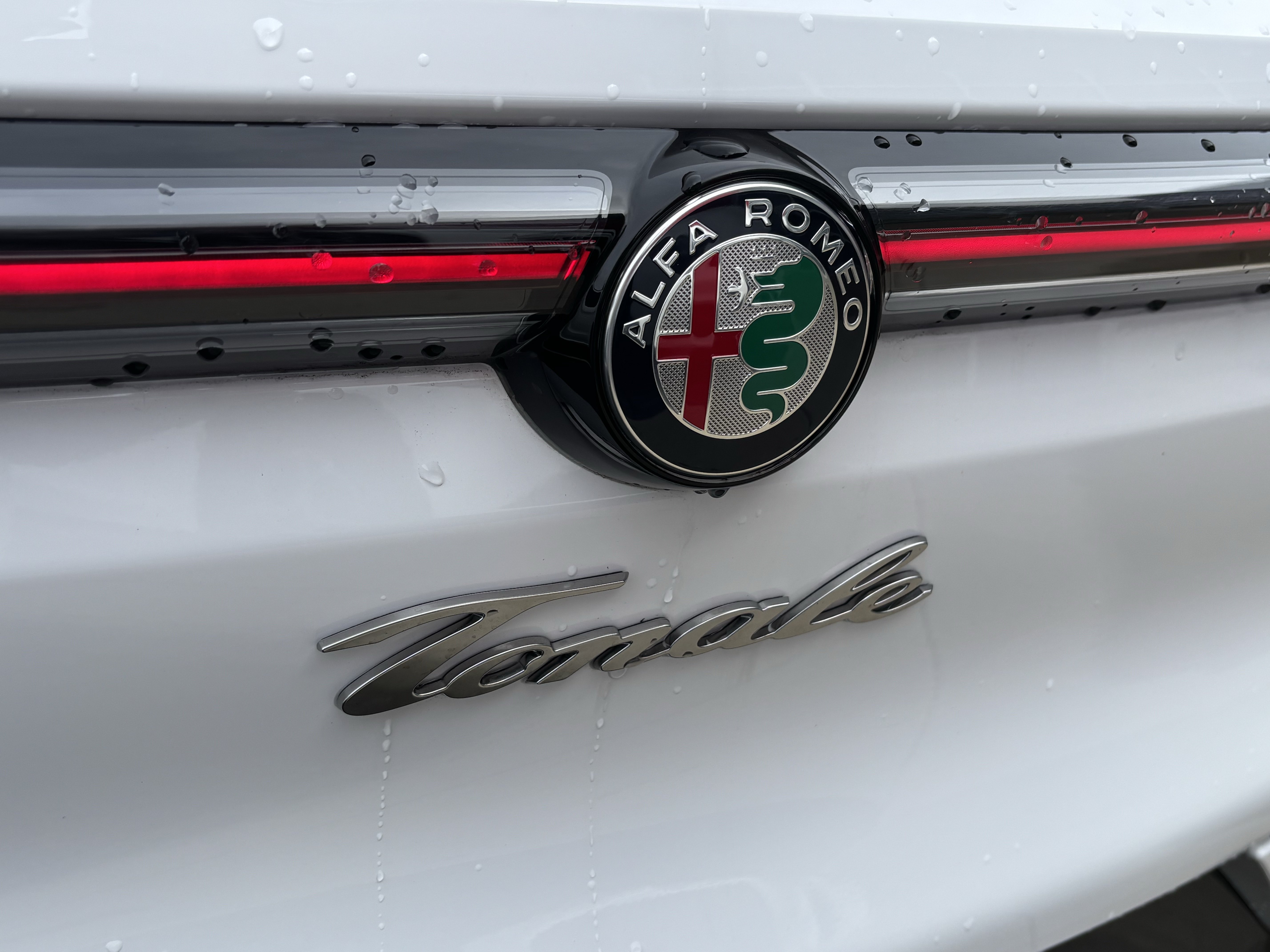 Used 2024 Alfa Romeo Tonale Veloce AWD/4WD image 12