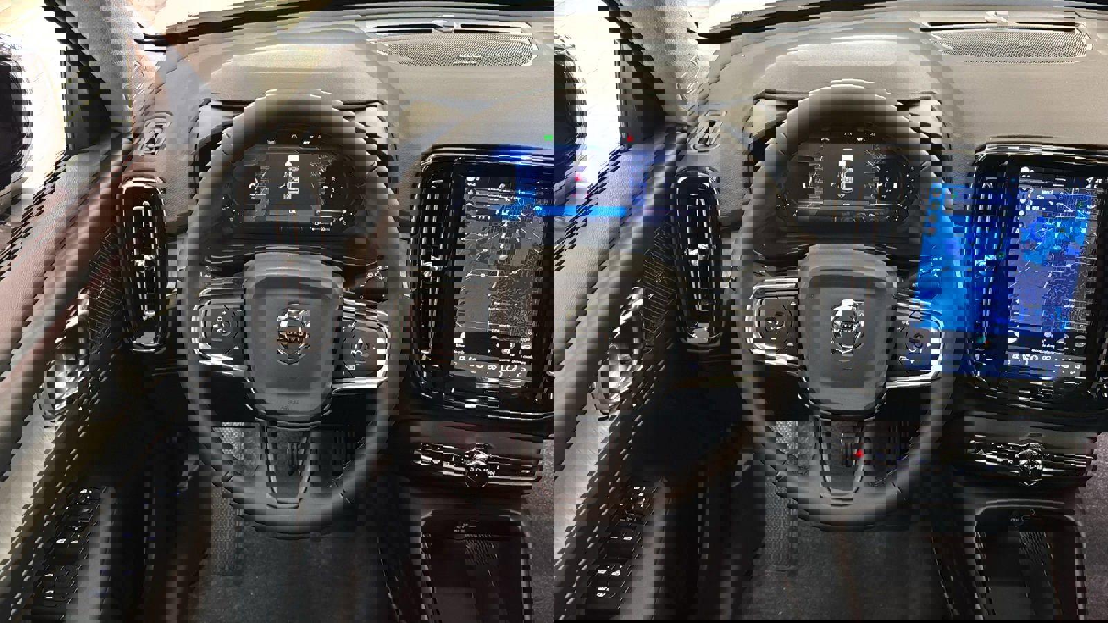 New 2026 Volvo XC40 B5 Ultra w/ Protection Package Premier image 12